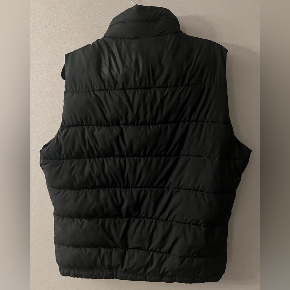 Vintage Abercrombie & Fitch Black Puffer Vest with Emblem - Picture 2 of 8